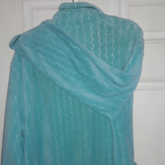 Lush turquoise Robe - Picture 3 of 4